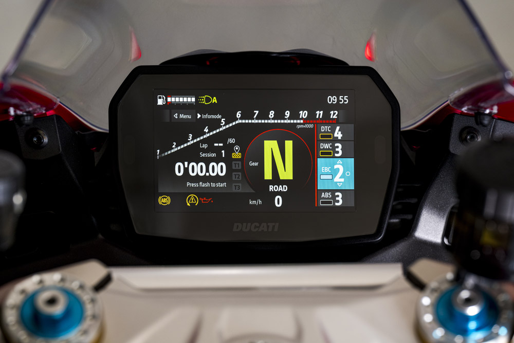 2025 Ducati Panigale V2 S dash