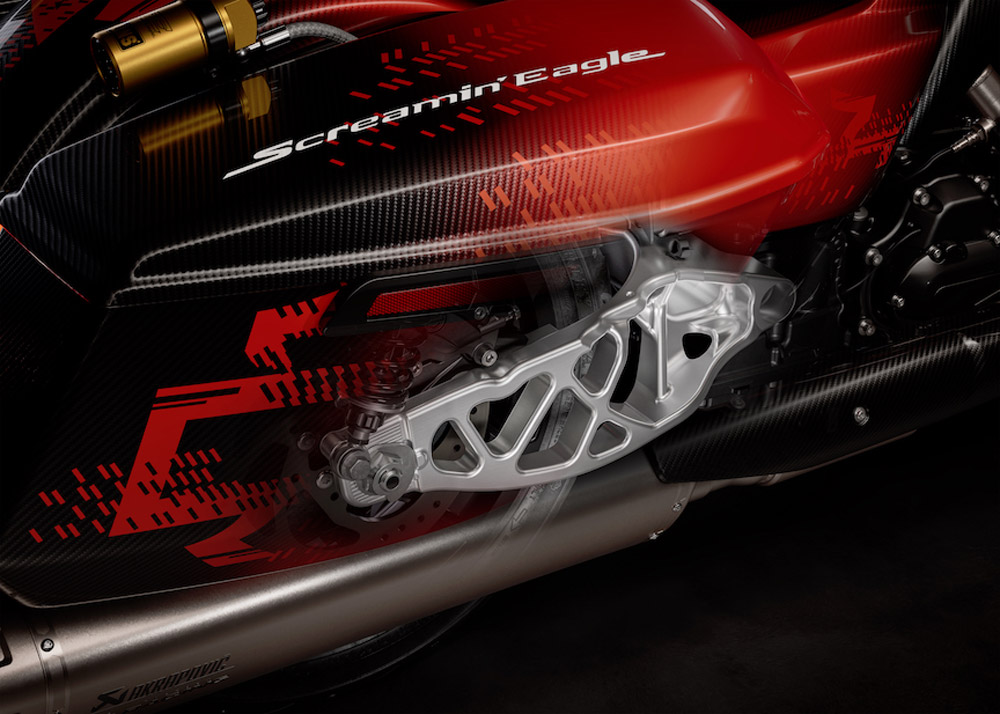 2025 Harley-Davidson CVO Road Glide RR swingarm