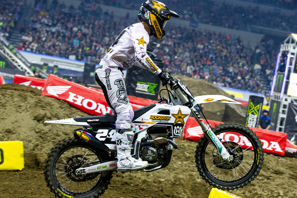 2025-indianapolis-supercross-cycle-news-hampshire