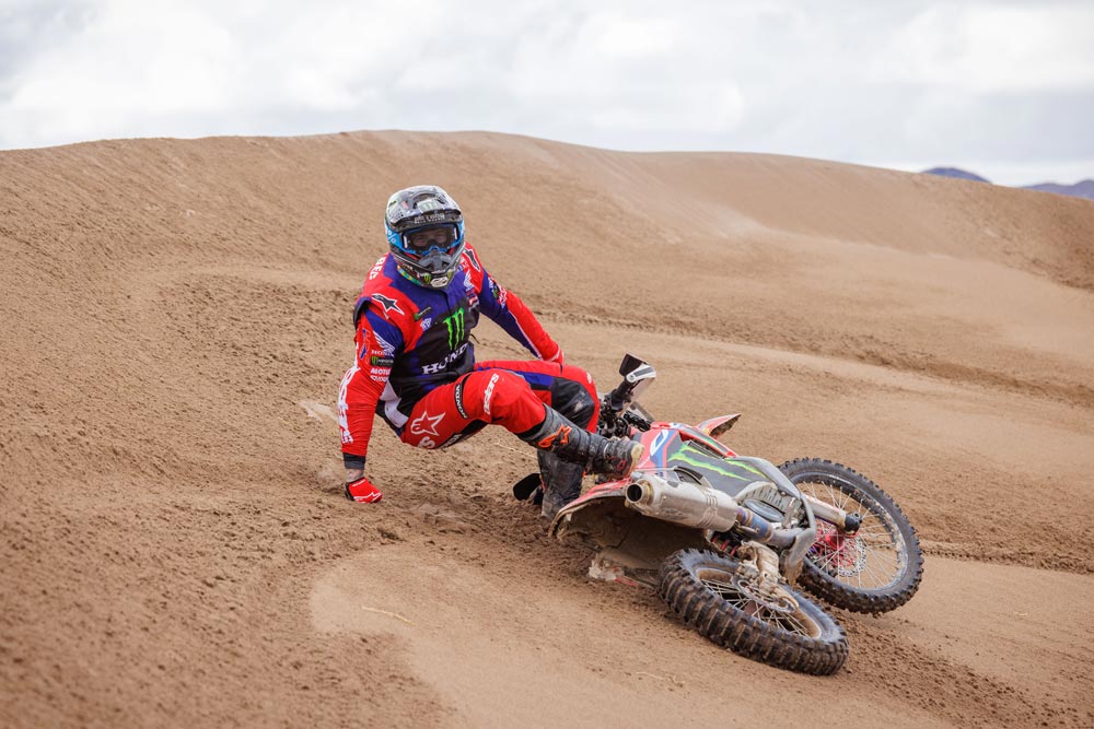Ricky Brabec demonstrates Alpinestars Tech-Air Off-Road